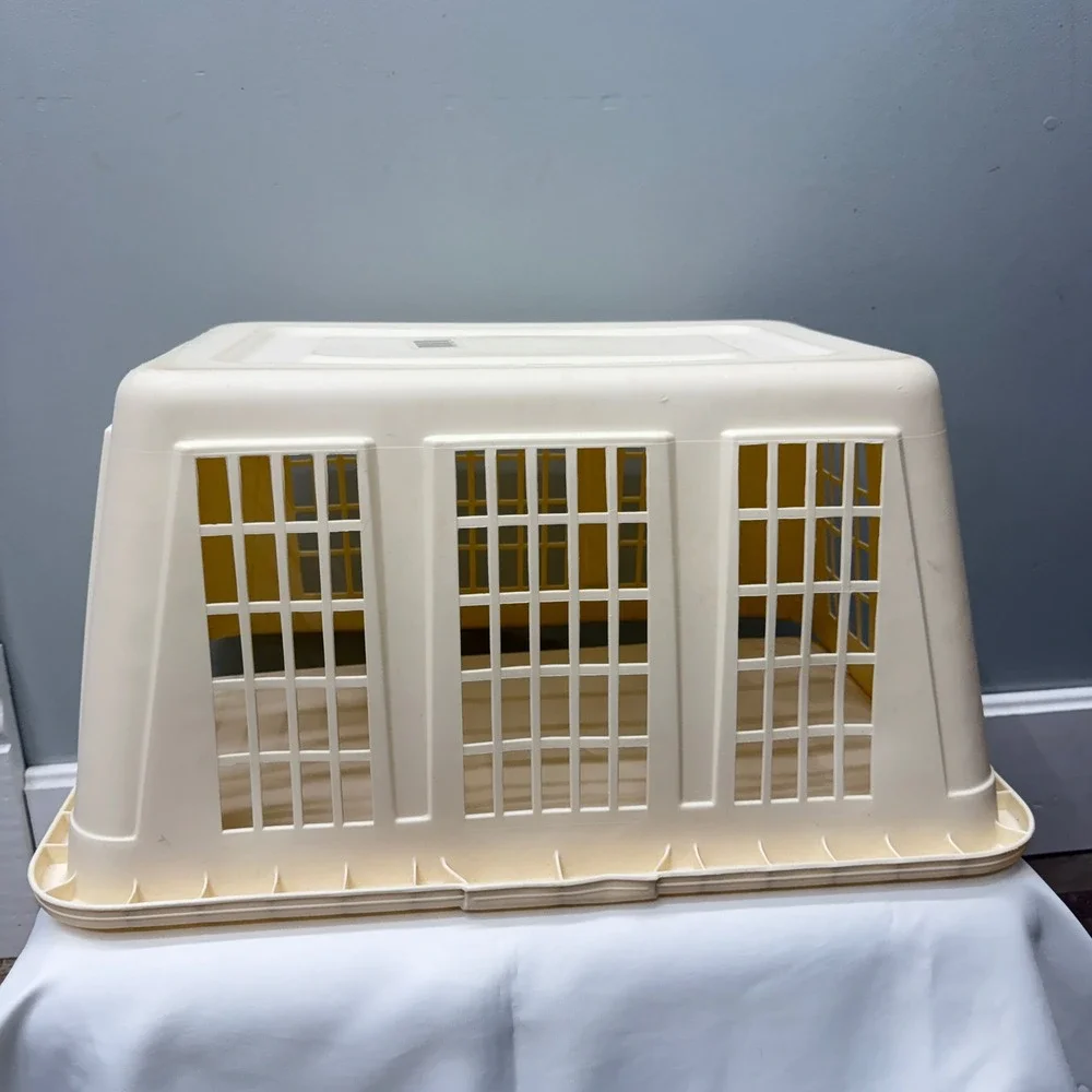 Vintage Rubbermaid 2965 Almond Cream Plastic Laundry Basket 22.5x16.25x10.75